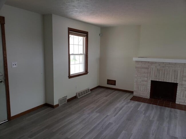 Building Photo - 158 Beechwood Dr