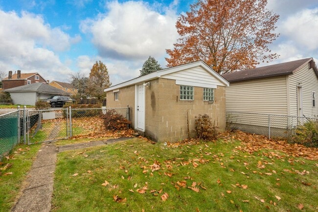 Foto del edificio - DON'T MISS THIS! BEAUTIFLLY RENOVATED 3 bedroom in Munhall!!