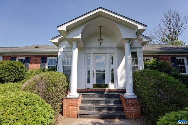 Building Photo - 843 Campbell Rd