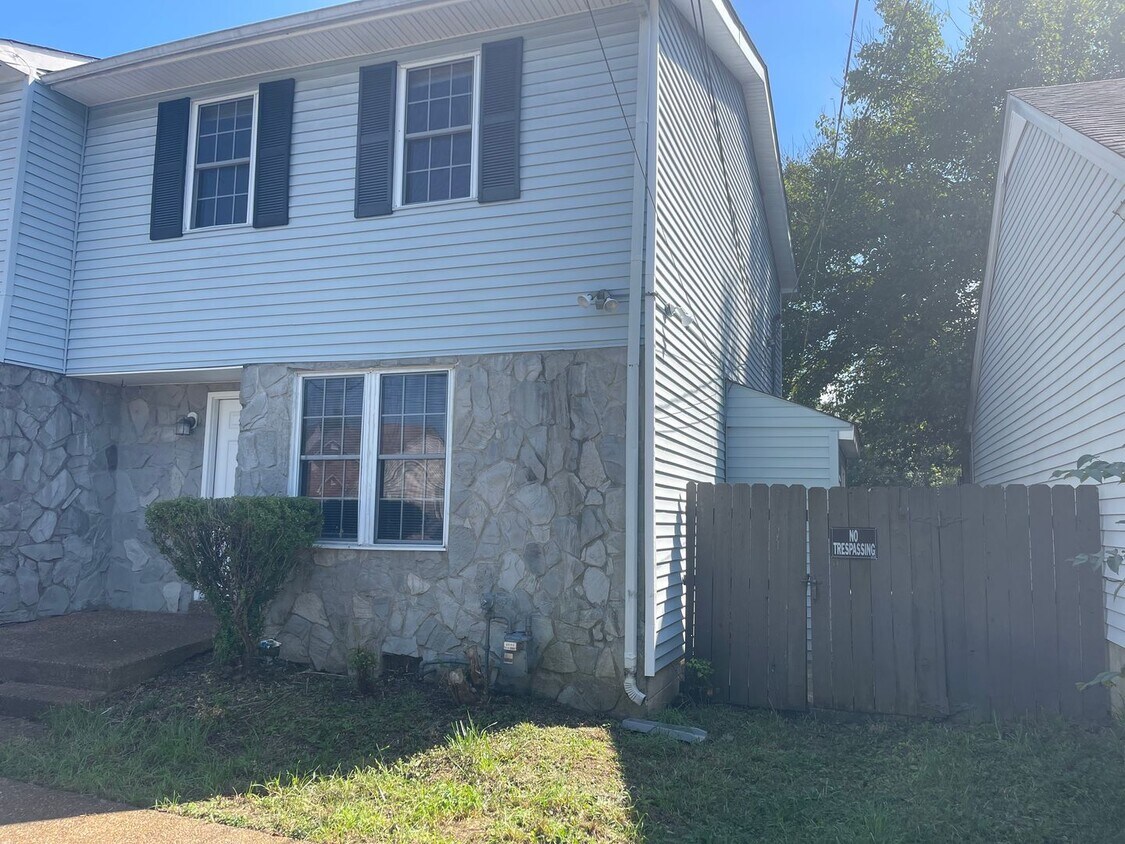 Primary Photo - Donelson/Opry Mills/Briley Prkwy Town home...