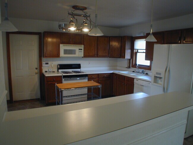 Foto del edificio - House For Lease