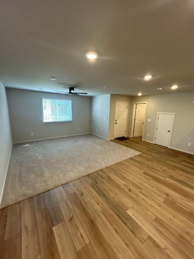 Building Photo - 610 Pickering Ln