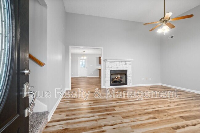 Building Photo - 1626 Autumn Dr