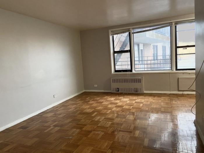 Foto principal - 2 bedroom in BRONX NY 10471