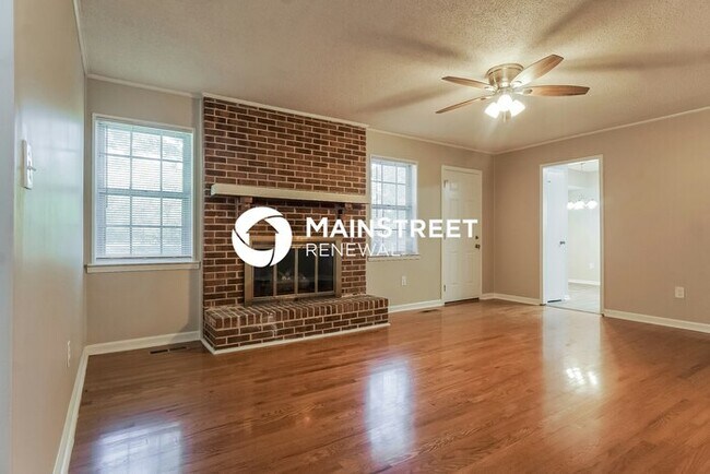 Building Photo - 3 Bedroom Pet-Friendly Home in BESSEMER, AL with Main Street Renewal