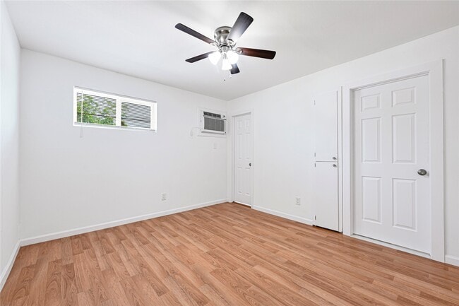 Building Photo - 5718 Eskridge St
