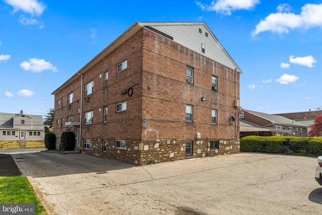 Foto del edificio - 1714 Rhawn St