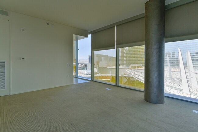 Foto del edificio - Veer Towers 602W-Strip and CityCenter View...