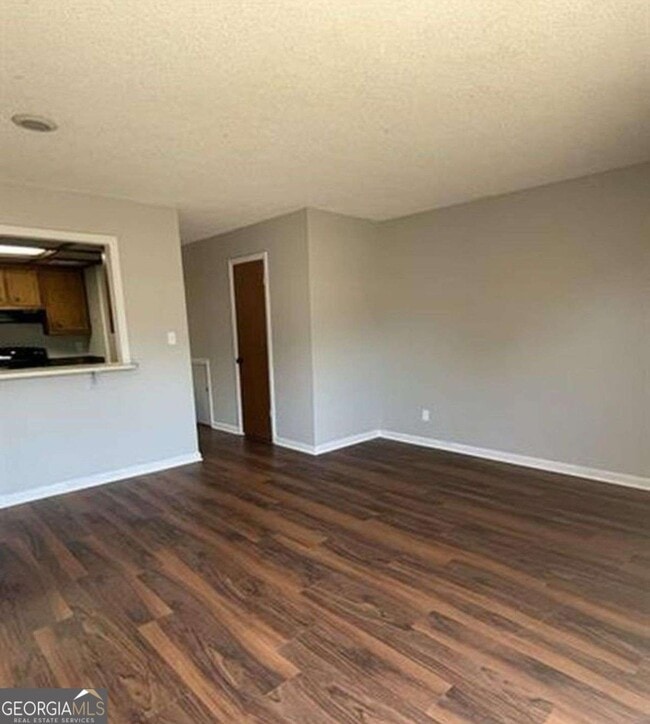 Foto del edificio - 3730 Old Flowery Branch Rd