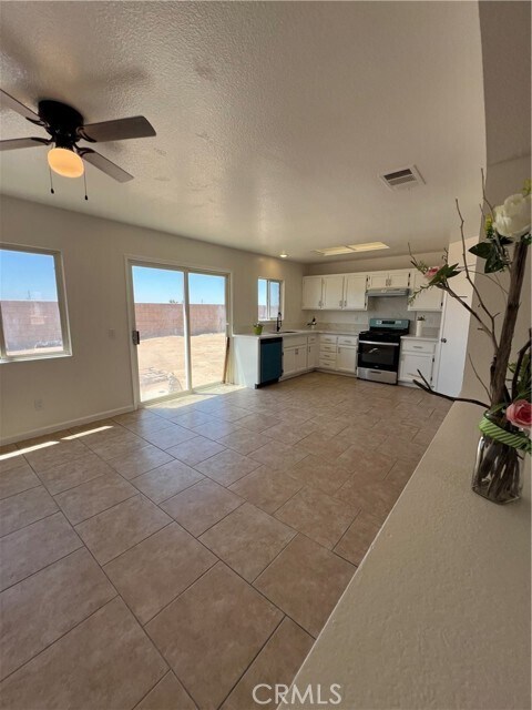 Foto del edificio - 14914 Binford Ave