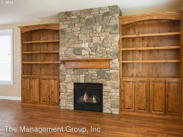 Building Photo - 3 br, 2.5 bath House - 2605 NE 51st Street