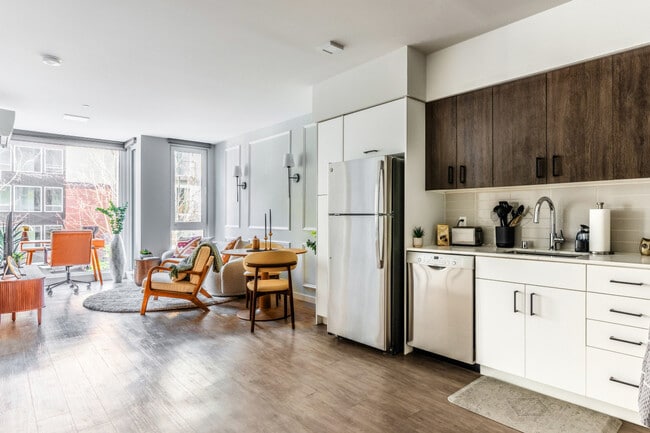 Building Photo - 320 Queen Anne Ave N