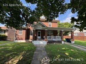 Building Photo - 626 Arbutus Ave SE