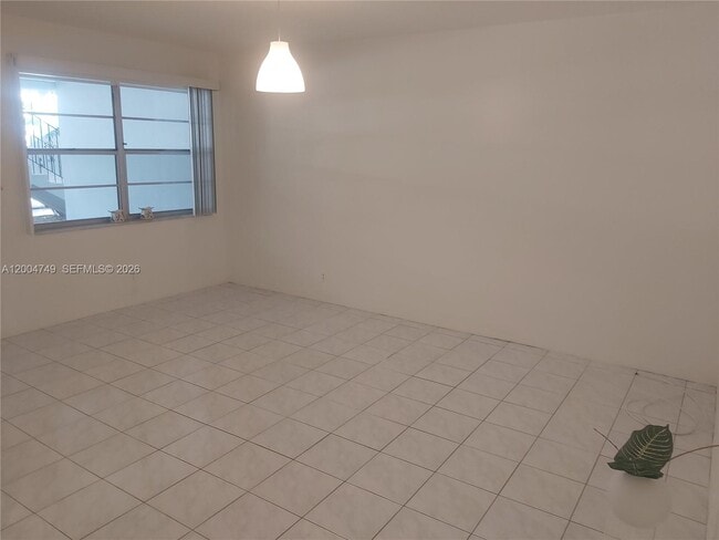 Foto del edificio - 1300 N 17th Ave