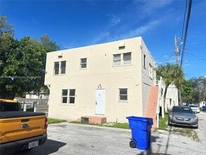 Building Photo - 1944 Taylor St