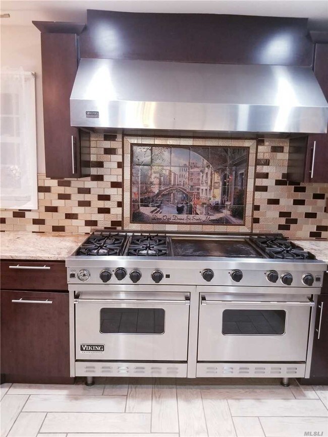 Foto del edificio - 50-56 Bayville Ave