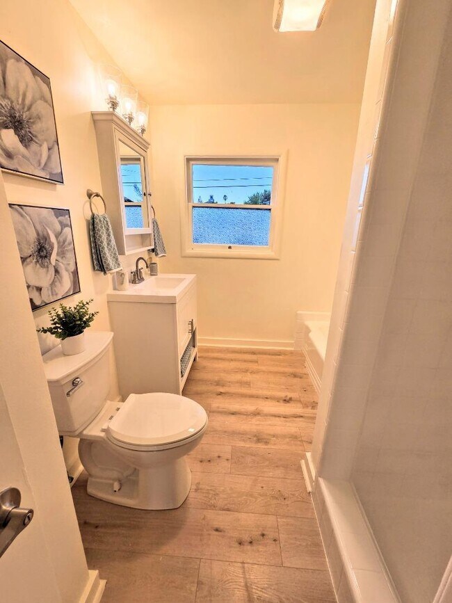 Foto del edificio - 3523 Kirkwood Dr