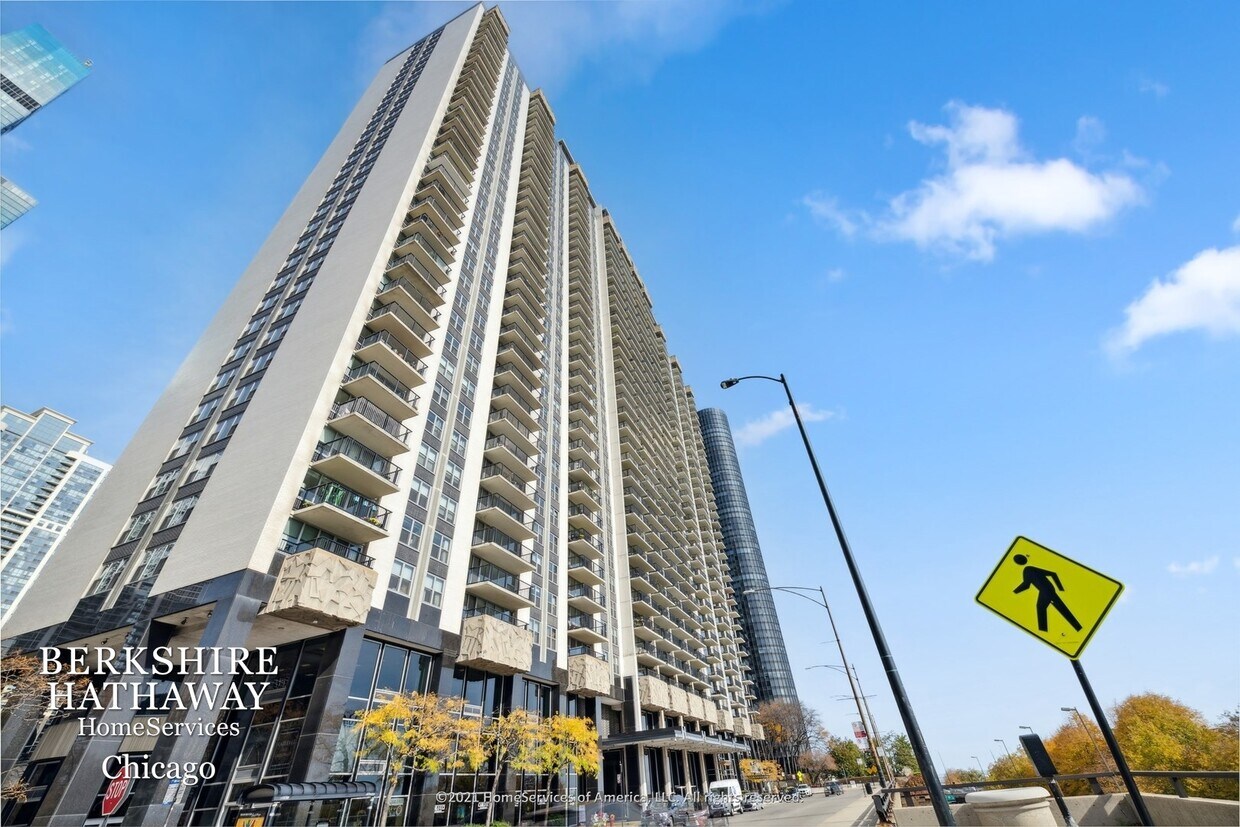 Foto principal - 400 E RANDOLPH Street