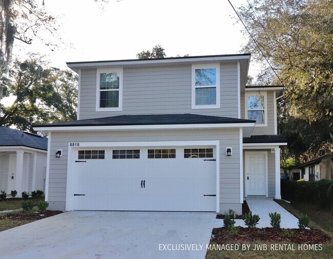 Foto del edificio - 8818 Cocoa Ave