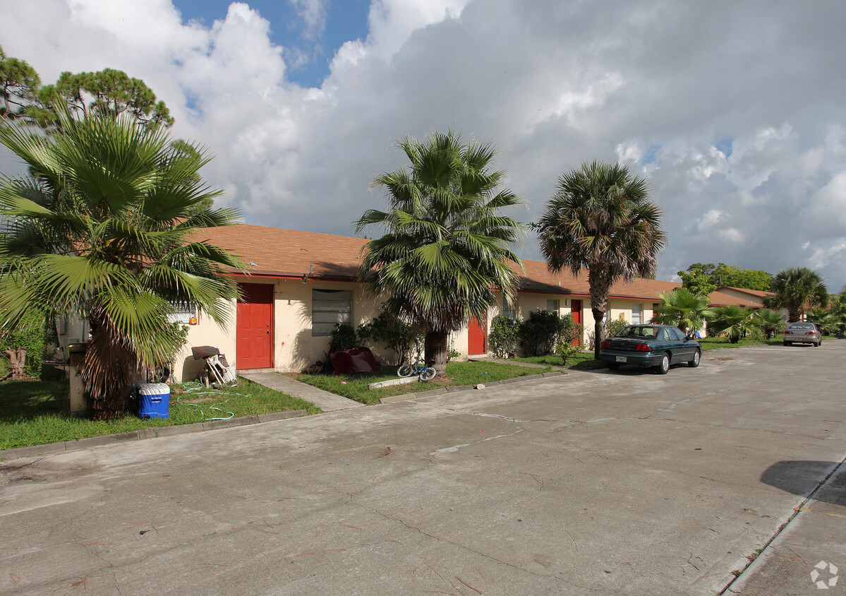 Primary Photo - Bella Vista Gardens Apartments