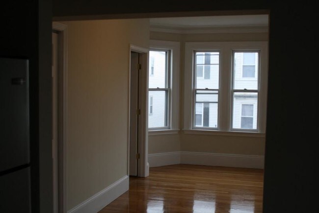 Foto del edificio - 839 Parker St