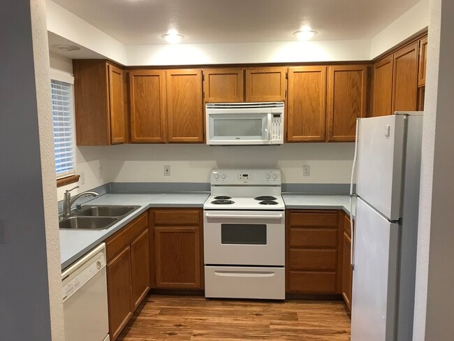 Kitchen - 1117 Ttereve Dr