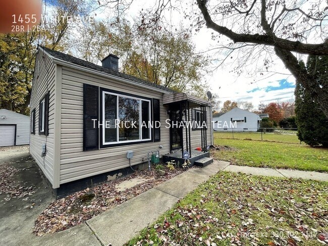 Foto del edificio - Two bedroom one bathroom home for rent