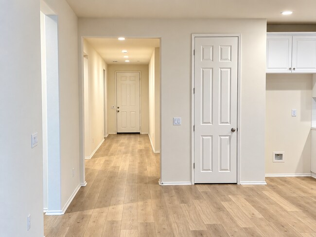 Building Photo - Discover A Hidden ...Modern Gem in West Lancaster's Developing Community!