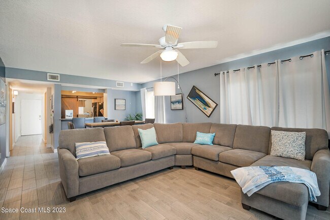 Building Photo - 190 Seminole Ln