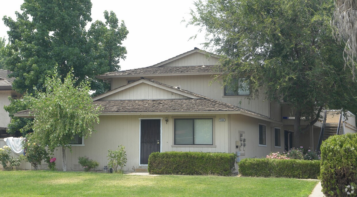 Building Photo - 2408 L St