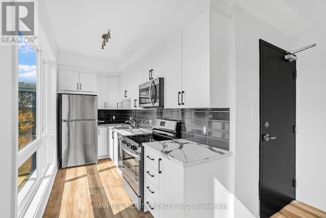 Building Photo - 391-391 Dieppe St