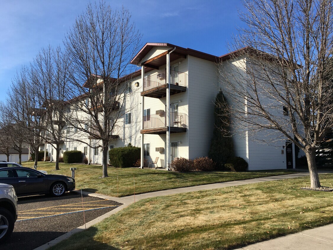 Turnpike Apartments Bismarck, ND