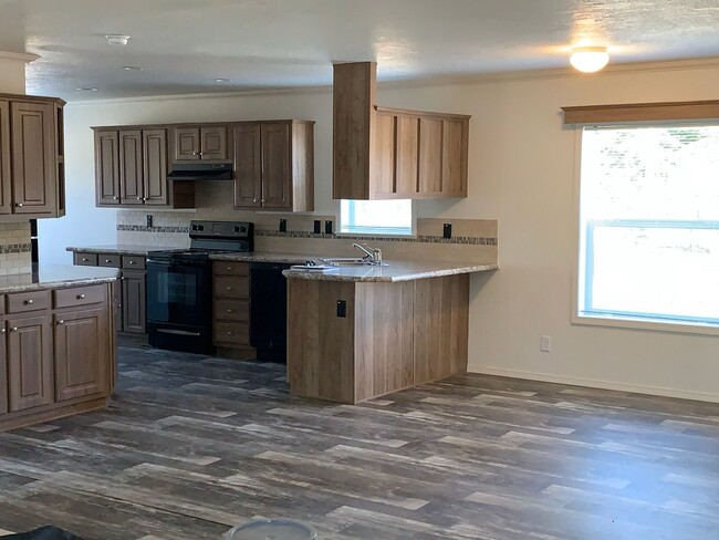 Building Photo - Brand New, Luxury Home in a Rural Location...