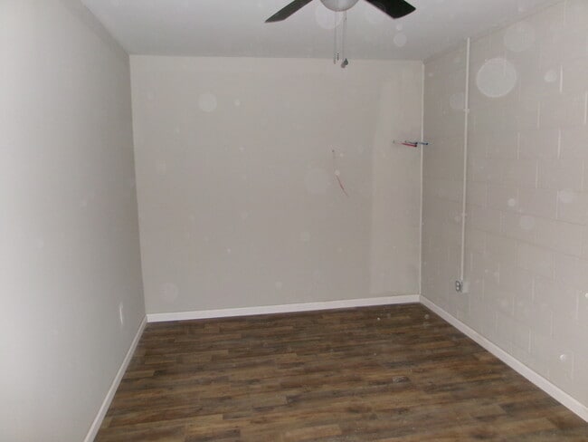 Building Photo - 619 Mayes Ln