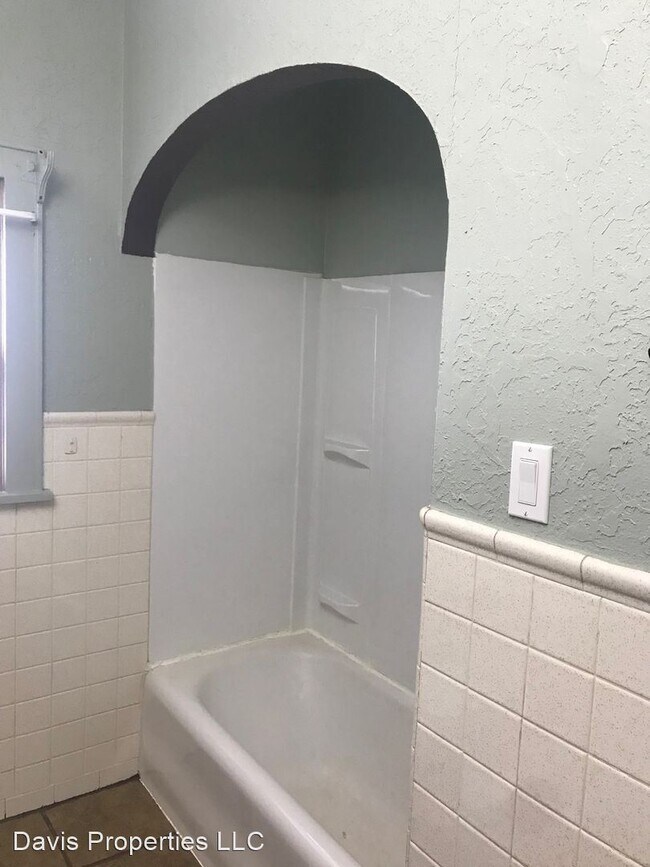 Foto del edificio - 2 br, 1 bath House - 701 N West Street
