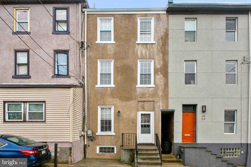 Primary Photo - 3452 Division St