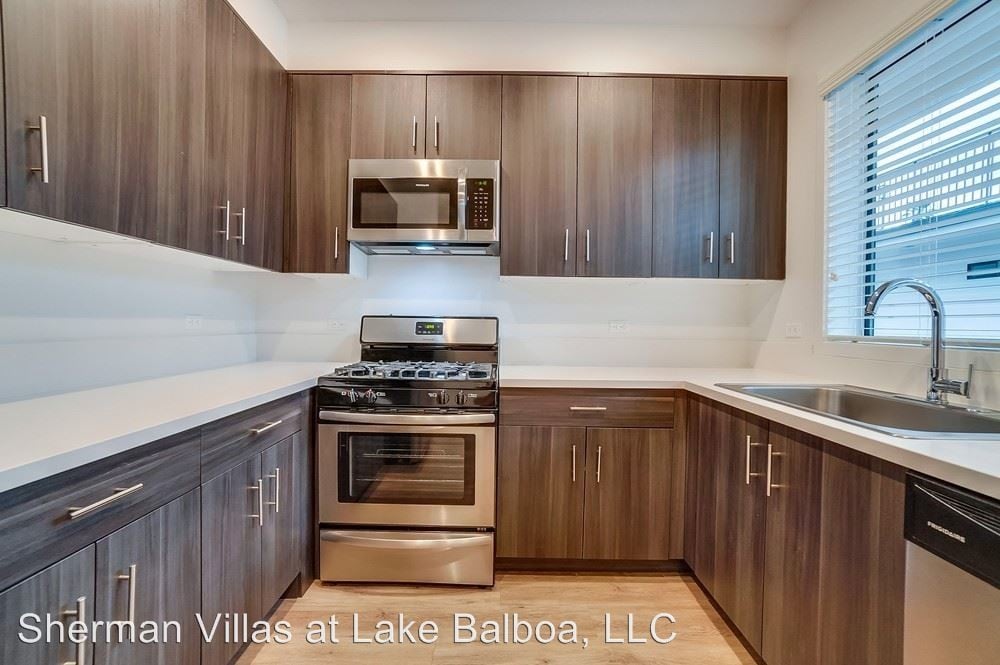 Building Photo - 16836 Sherman Way