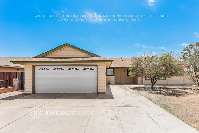 Building Photo - 8027 W Glenrosa Ave