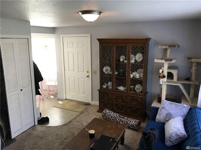 Foto del edificio - 2924/2926 Moore St