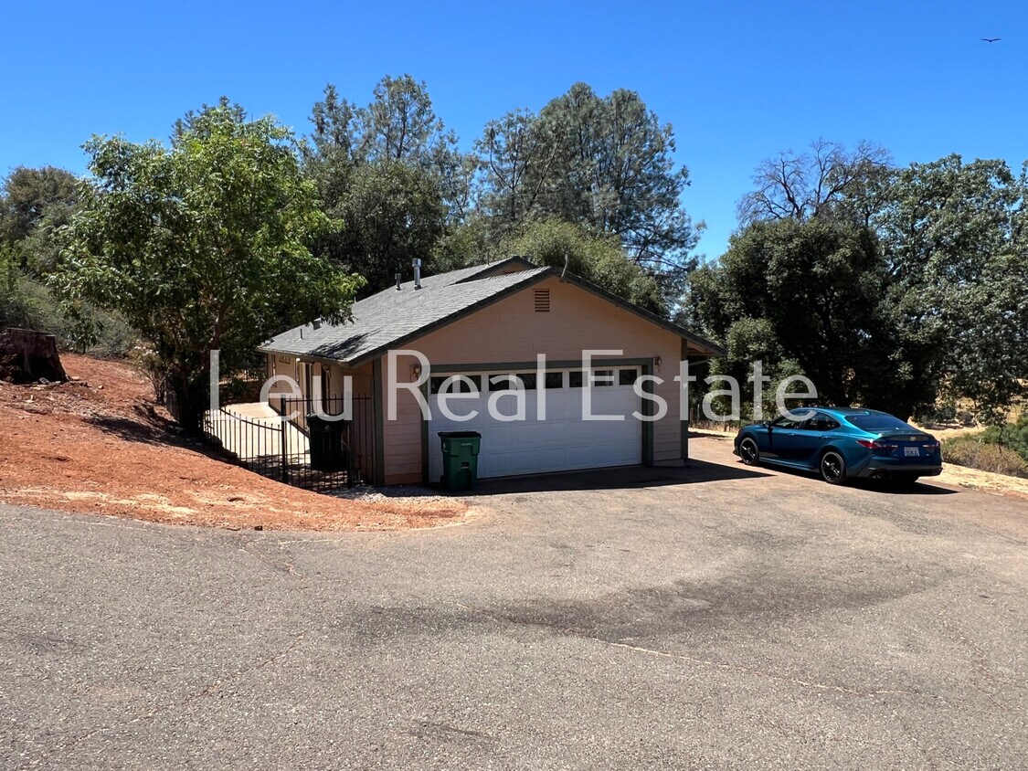 Foto principal - 5270 Bonnie Lou Ln