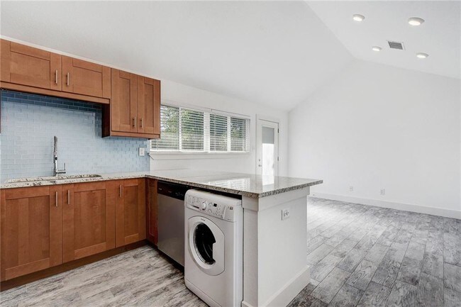 Foto del edificio - 1311 E 52nd St
