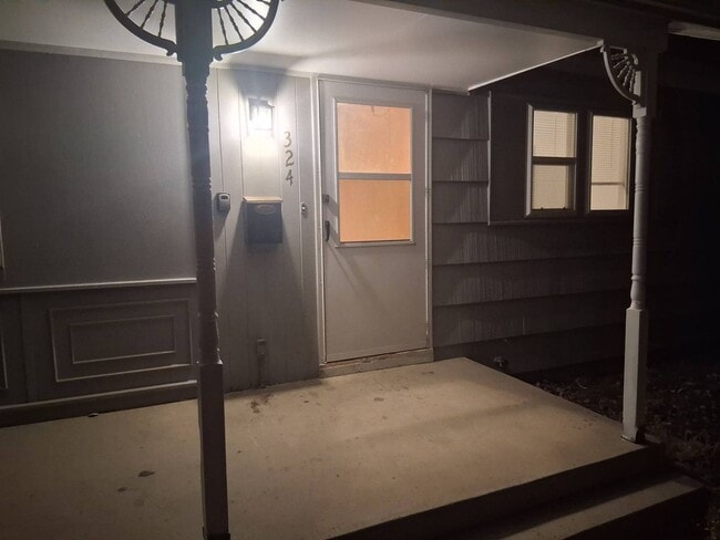 Building Photo - 3 Bed/ 1 Bath House