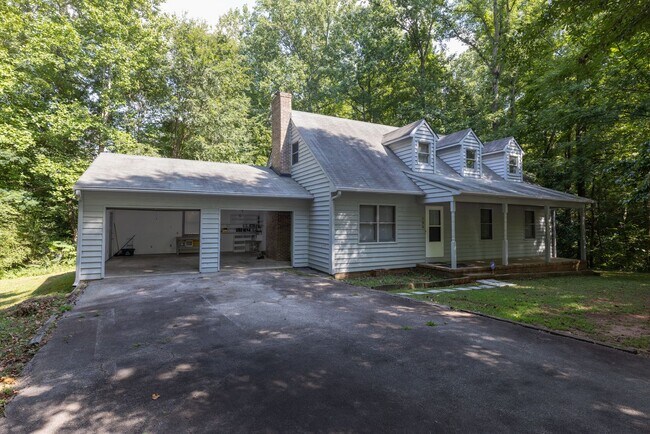 Foto del edificio - Newly Renovated Home in Central, SC
