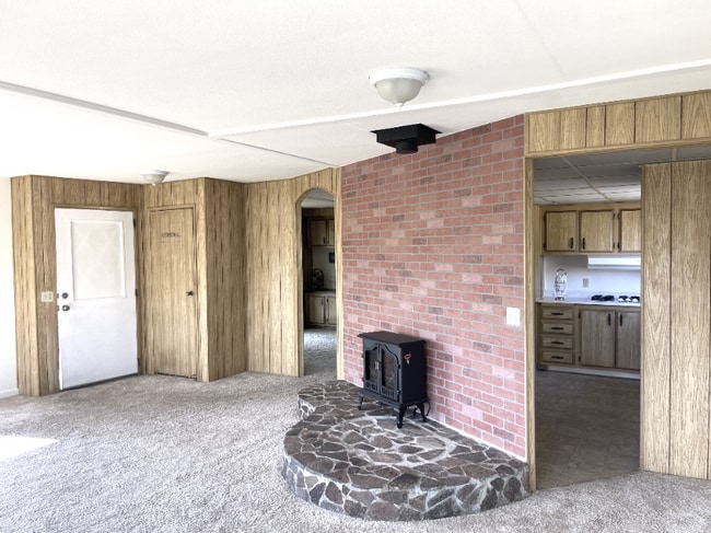 Building Photo - 17880 Mockingbird Dr