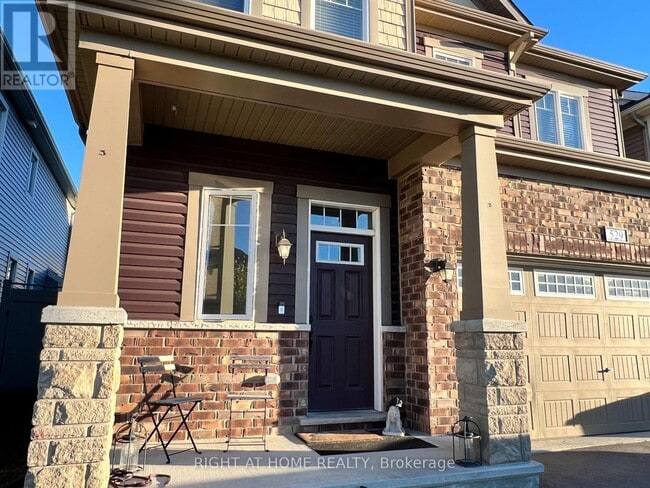 Building Photo - 529 Honeylocust Ave