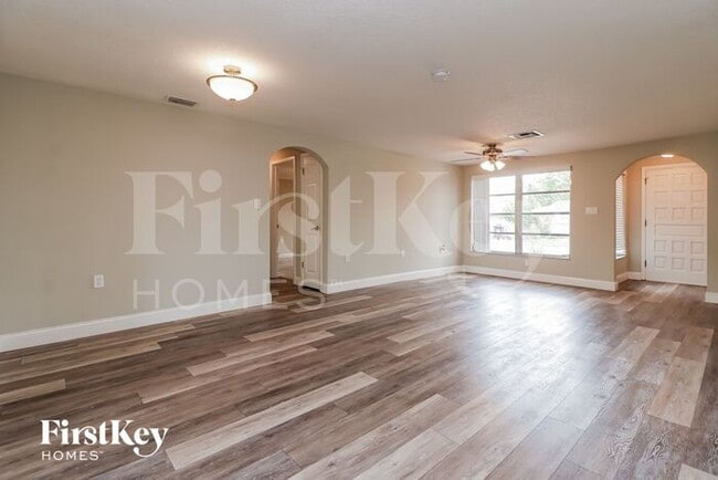 Building Photo - 9305 Ledgestone Ln
