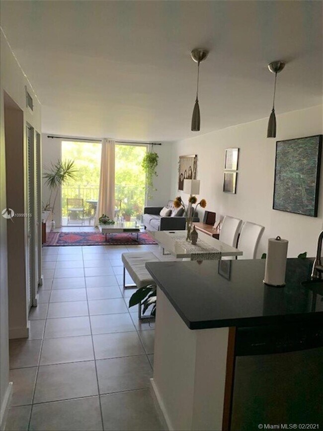 Foto del edificio - 750 NE 64th St