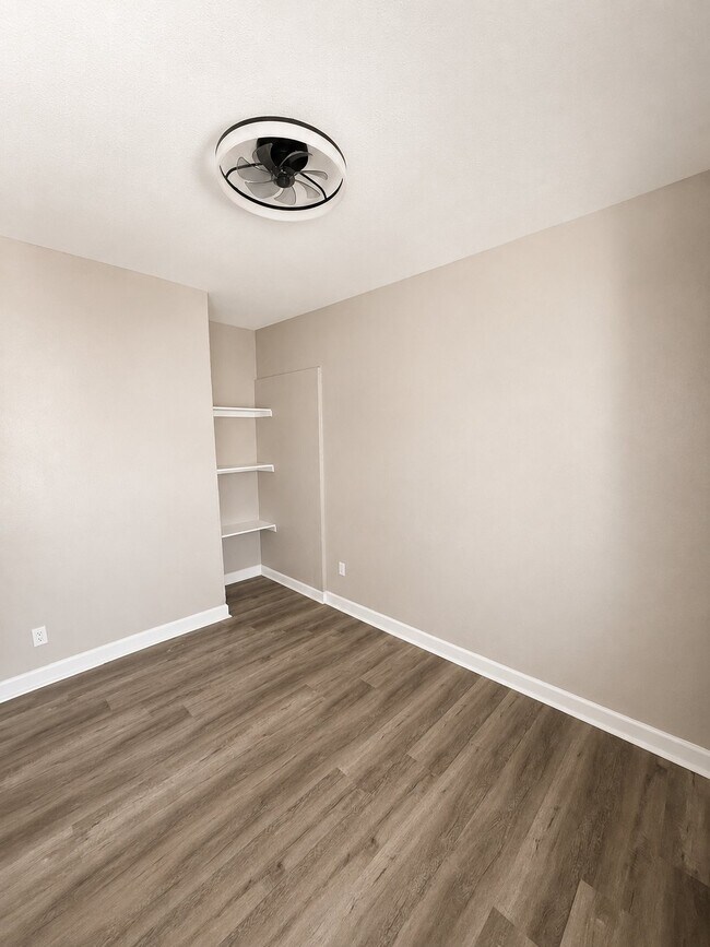 Foto del edificio - 145 E 36th Pl