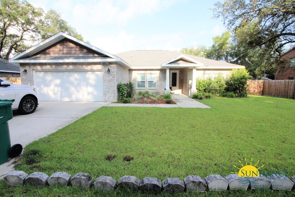 Primary Photo - Stunning 3 Bedroom Home in Fort Walton Beach