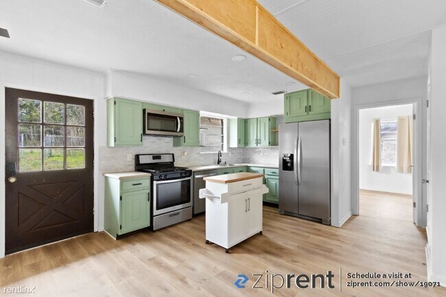Building Photo - 3 br, 2 bath House - 1402 McCall Drive, Sh...